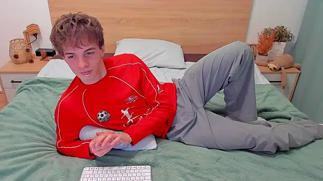 Snapshot of Fandi_777 chatting on December 1, 2025, 7:13 am Fandi 777 online show from December 1, 2025, 7:13 am