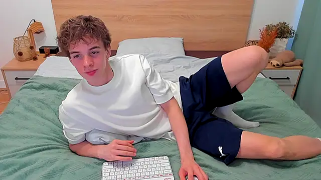 Snapshot of Fandi_777 chatting on December 2, 2025, 8:30 am Fandi 777 online show from December 2, 2025, 8:30 am