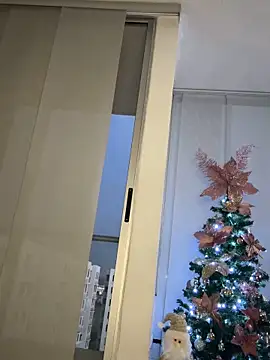 Snapshot of MollyJams-77 chatting on December 16, 2025, 10:59 pm MollyJams-77 online show from December 16, 2025, 10:59 pm