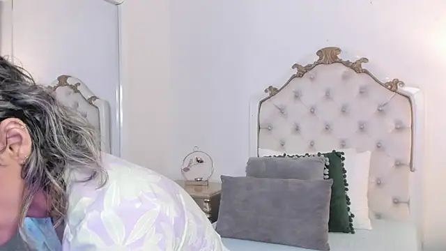 lexa 25  online show from October 20, 2025, 11:32 am