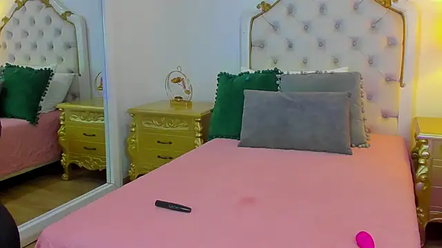 lexa 25  online show from November 16, 2025, 11:49 am