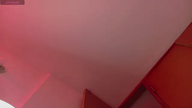 Snapshot of MegganCarter chatting on November 12, 2025, 12:44 am MegganCarter online show from November 12, 2025, 12:44 am