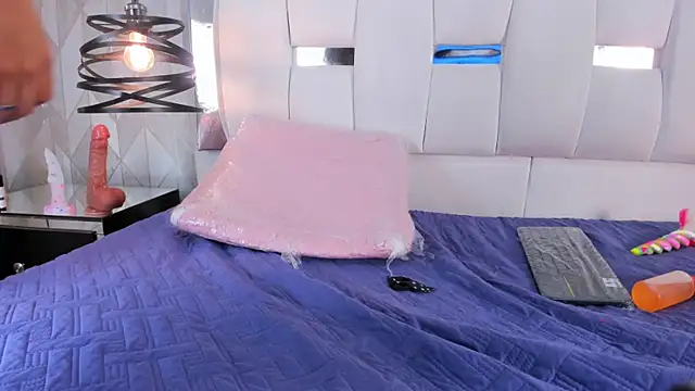 Snapshot of RileyThompson1 chatting on March 15, 2025, 9:19 am RileyThompson1 online show from March 15, 2025, 9:19 am