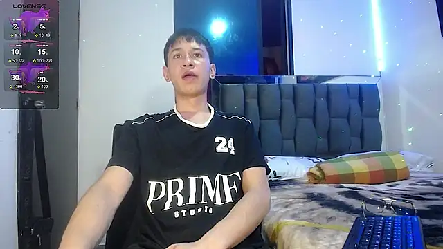 Snapshot of Mr_daren_ chatting on February 22, 2025, 9:04 pm Mr daren online show from February 22, 2025, 9:04 pm