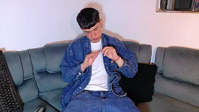 Snapshot of Mr_daren_ chatting on October 25, 2025, 5:51 pm Mr daren online show from October 25, 2025, 5:51 pm