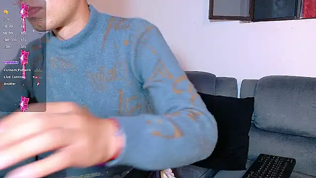 Snapshot of Mr_daren_ chatting on November 13, 2025, 7:13 pm Mr daren online show from November 13, 2025, 7:13 pm