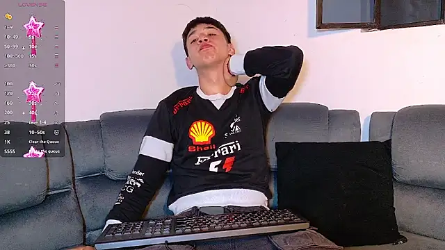 Snapshot of Mr_daren_ chatting on November 14, 2025, 8:18 pm Mr daren online show from November 14, 2025, 8:18 pm