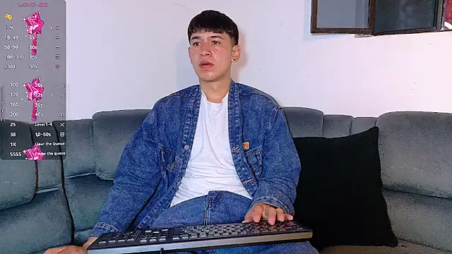 Snapshot of Mr_daren_ chatting on November 24, 2025, 7:13 pm Mr daren online show from November 24, 2025, 7:13 pm