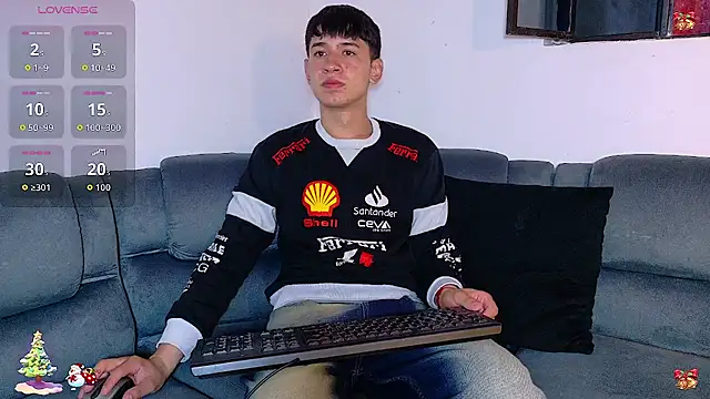 Snapshot of Mr_daren_ chatting on December 3, 2025, 7:01 pm Mr daren online show from December 3, 2025, 7:01 pm