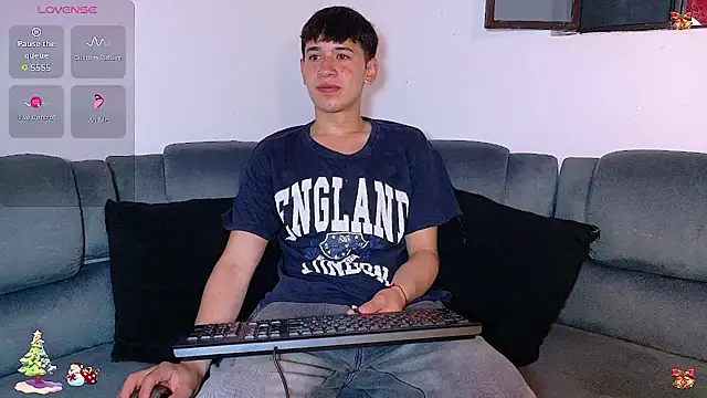 Snapshot of Mr_daren_ chatting on December 4, 2025, 7:00 pm Mr daren online show from December 4, 2025, 7:00 pm