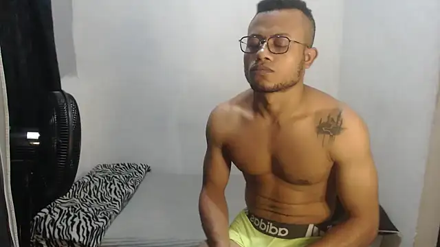 grandominantex1 online show from December 2, 2025, 8:08 am