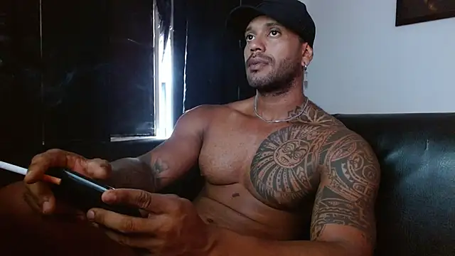 Snapshot of manolofitt chatting on June 30, 2026, 4:52 pm manolofitt online show from June 30, 2026, 4:52 pm