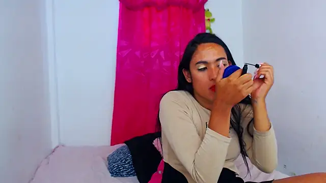 misss estrella online show from September 20, 2025, 8:32 pm