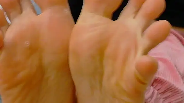 Snapshot of goddessagatha chatting on April 27, 2026, 8:34 am goddessagatha online show from April 27, 2026, 8:34 am