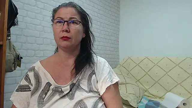 Snapshot of EmmaSquirt chatting on December 11, 2024, 6:14 am EmmaSquirt online show from December 11, 2024, 6:14 am