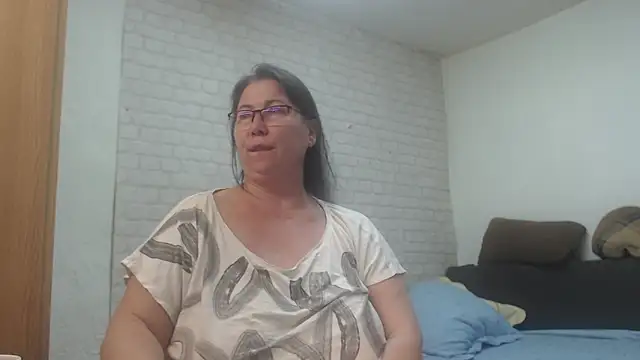 EmmaSquirt online show from February 18, 2026, 11:55 pm