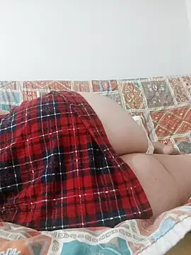 Snapshot of atesli_sari chatting on September 18, 2025, 4:31 pm atesli sari online show from September 18, 2025, 4:31 pm