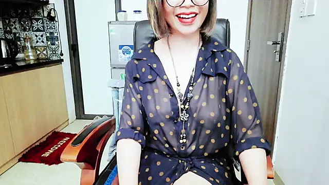 Miu-Le online show from November 11, 2025, 11:32 am