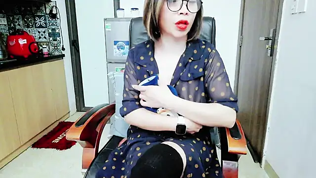 Miu-Le online show from November 27, 2025, 9:17 pm