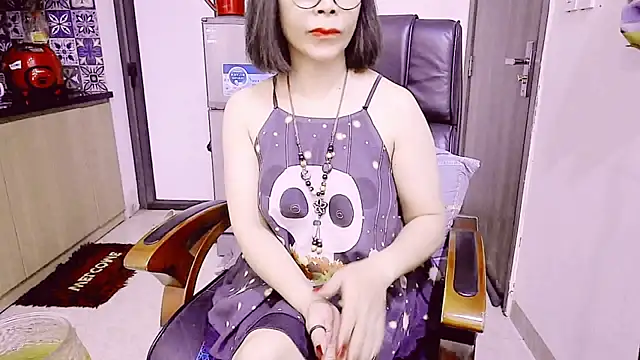 Snapshot of Miu-Le chatting on April 24, 2026, 3:53 am Miu-Le online show from April 24, 2026, 3:53 am