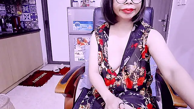 Snapshot of Miu-Le chatting on April 26, 2026, 3:32 pm Miu-Le online show from April 26, 2026, 3:32 pm