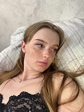 lovelly molly online show from May 18, 2026, 5:52 pm