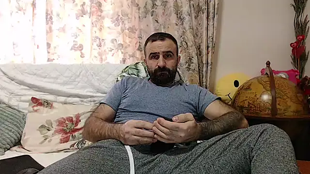 Snapshot of ivat80 chatting on January 25, 2025, 7:38 am ivat80 online show from January 25, 2025, 7:38 am