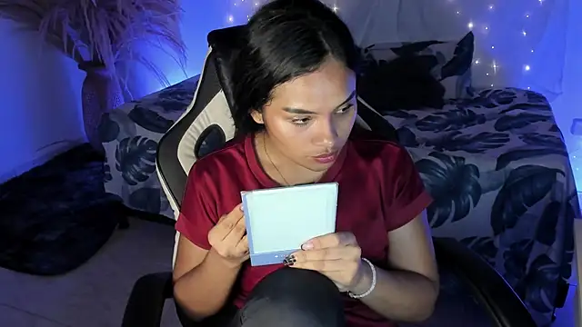 Riana Kean online show from April 15, 2026, 1:45 am