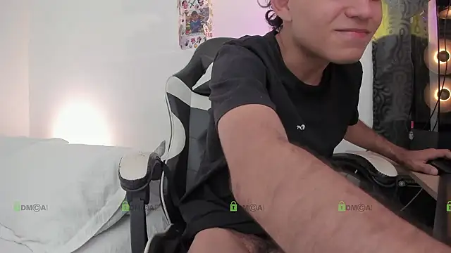 ronaldmq20 online show from January 12, 2026, 1:00 am