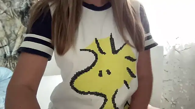 LisaFlower online show from September 26, 2025, 11:03 am