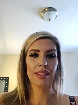 Snapshot of ellieconradxo chatting on December 30, 2024, 6:16 pm ellieconradxo online show from December 30, 2024, 6:16 pm