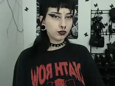 Snapshot of n0sferatus__ chatting on November 6, 2025, 11:44 am n0sferatus online show from November 6, 2025, 11:44 am