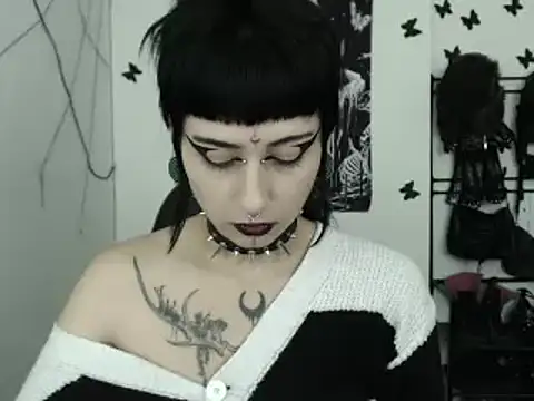 Snapshot of n0sferatus__ chatting on December 18, 2025, 3:01 am n0sferatus online show from December 18, 2025, 3:01 am