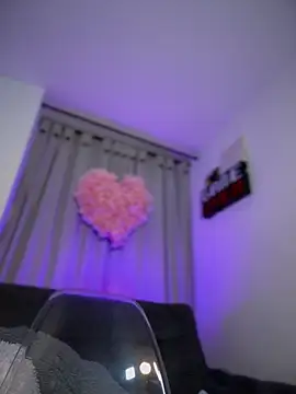 Snapshot of Zeli_66 chatting on March 5, 2025, 7:27 am Zeli 66 online show from March 5, 2025, 7:27 am