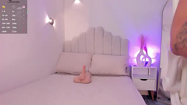 Snapshot of AmberLewis_ chatting on April 24, 2026, 4:31 pm AmberLewis online show from April 24, 2026, 4:31 pm