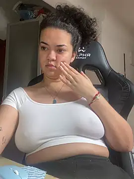 Snapshot of rafamarianoofc chatting on March 18, 2025, 11:08 am rafamarianoofc online show from March 18, 2025, 11:08 am