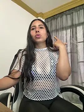 bella-black online show from May 15, 2026, 12:34 pm