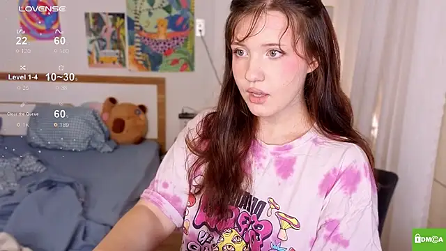 HanahCute online show from November 26, 2025, 2:12 am