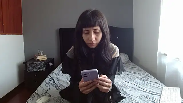 Emilia 1995 online show from November 9, 2025, 3:32 pm