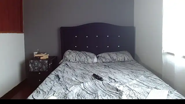 Emilia 1995 online show from December 19, 2025, 8:05 pm