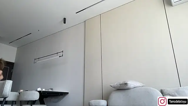 diffgirls2 online show from April 3, 2026, 8:34 am