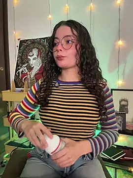 Snapshot of Antoniart_ chatting on December 3, 2025, 1:46 am Antoniart online show from December 3, 2025, 1:46 am