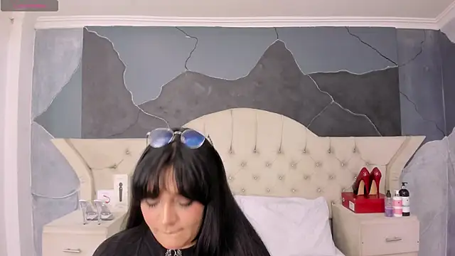Snapshot of AmberGreyy_ chatting on October 3, 2025, 5:43 pm AmberGreyy online show from October 3, 2025, 5:43 pm