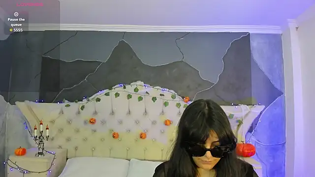 Snapshot of AmberGreyy_ chatting on October 29, 2025, 5:47 pm AmberGreyy online show from October 29, 2025, 5:47 pm