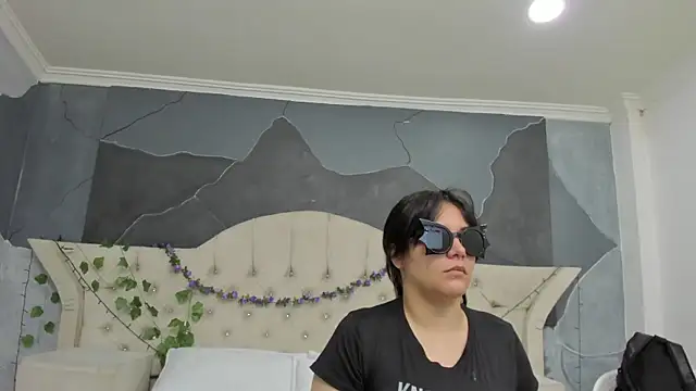 Snapshot of AmberGreyy_ chatting on November 2, 2025, 1:35 pm AmberGreyy online show from November 2, 2025, 1:35 pm