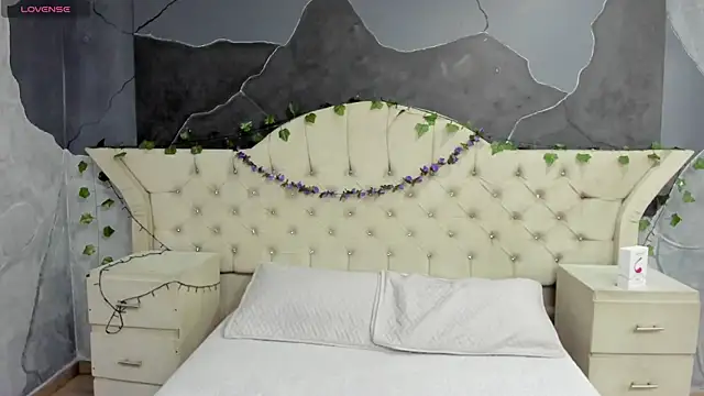 Snapshot of AmberGreyy_ chatting on November 21, 2025, 6:06 pm AmberGreyy online show from November 21, 2025, 6:06 pm