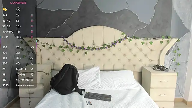 Snapshot of AmberGreyy_ chatting on November 23, 2025, 1:11 pm AmberGreyy online show from November 23, 2025, 1:11 pm