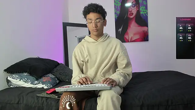 harrytwink18 online show from January 27, 2025, 1:19 pm