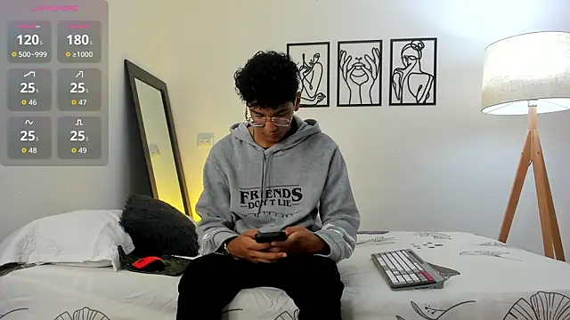 harrytwink18 online show from January 13, 2026, 1:49 pm