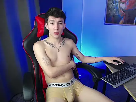 Snapshot of SebasstianGrand chatting on February 11, 2025, 11:33 pm SebasstianGrand online show from February 11, 2025, 11:33 pm